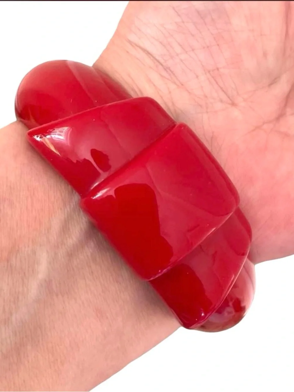 Vintage 1980s Signed Monet Carved Lucite Bow Bangle Bracelet